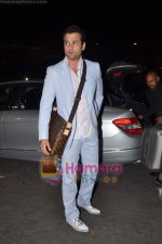 Rohit Roy leave for Cannes on 10th May 2011 (4).JPG